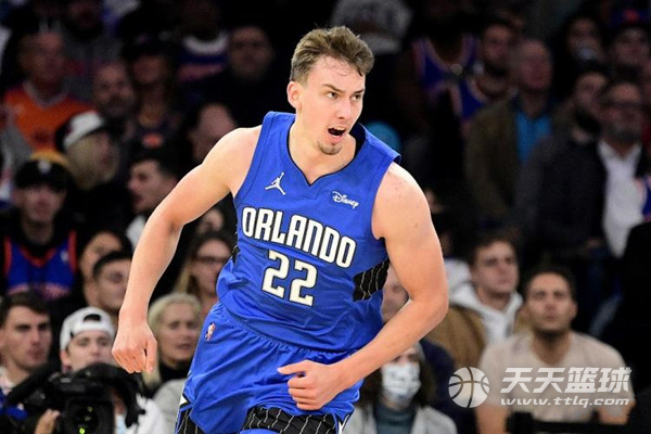 年效力于皇 年效力于皇